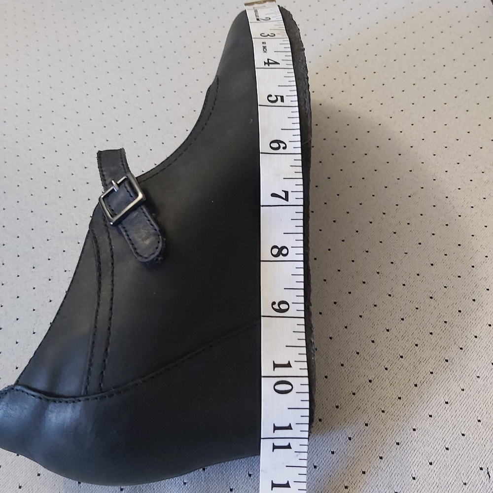 Earth Black Mary Jane Wedge Pumps - Picture 15 of 16